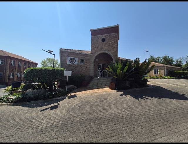 1,500M² OFFICE FOR SALE IN WOODMEAD